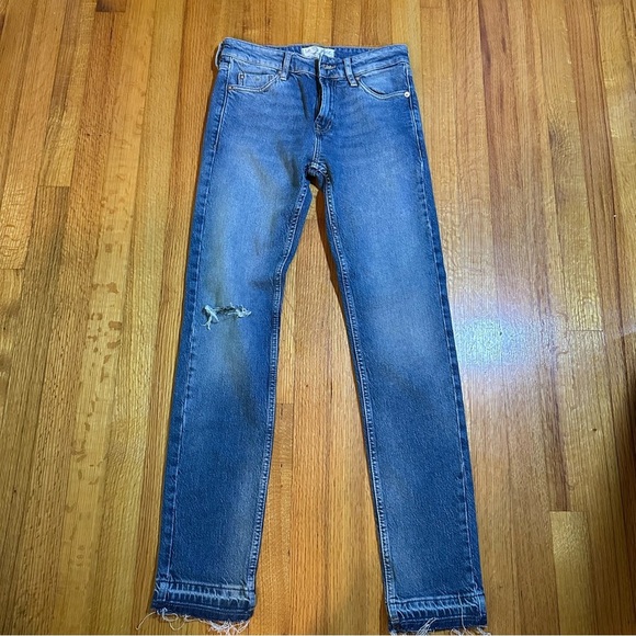 Free People We The Free Women's 24 Medium Wash Blue distressed Denim Jeans(a3 - Picture 2 of 11